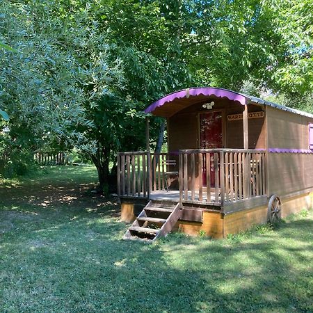 Camping, Hotel De Plein Air Les Cariamas Chateauroux-les-Alpes Exteriör bild