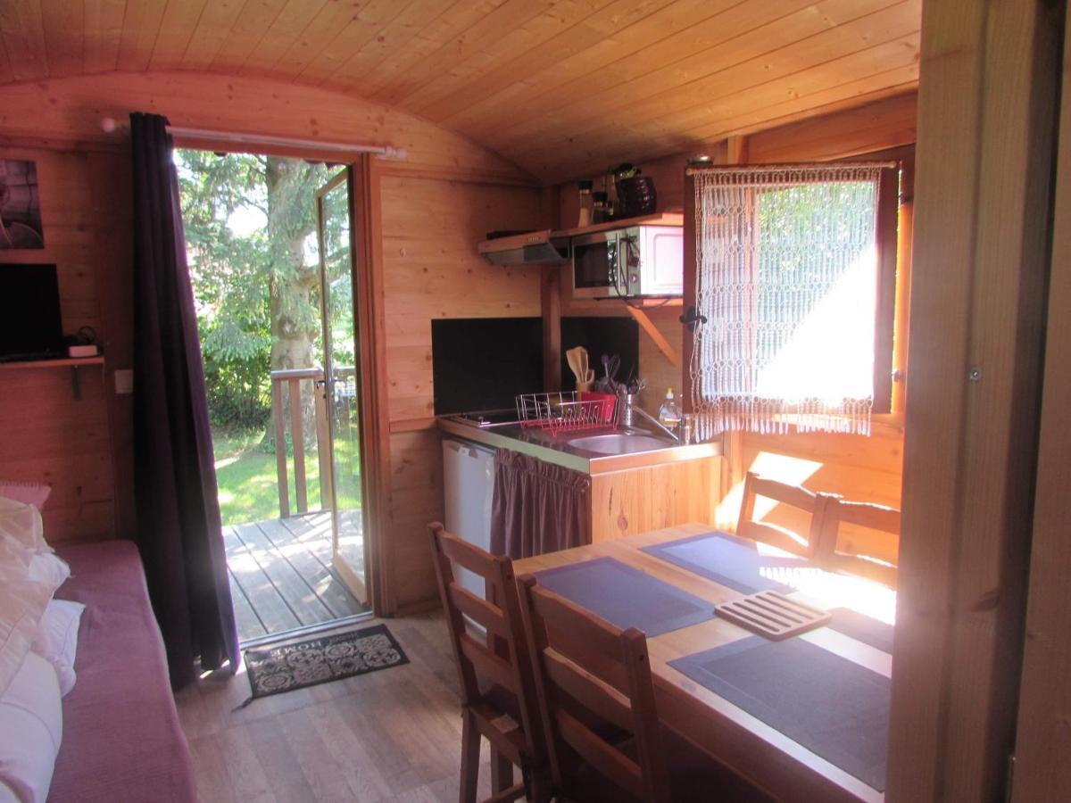 Camping, Hotel De Plein Air Les Cariamas Chateauroux-les-Alpes Exteriör bild