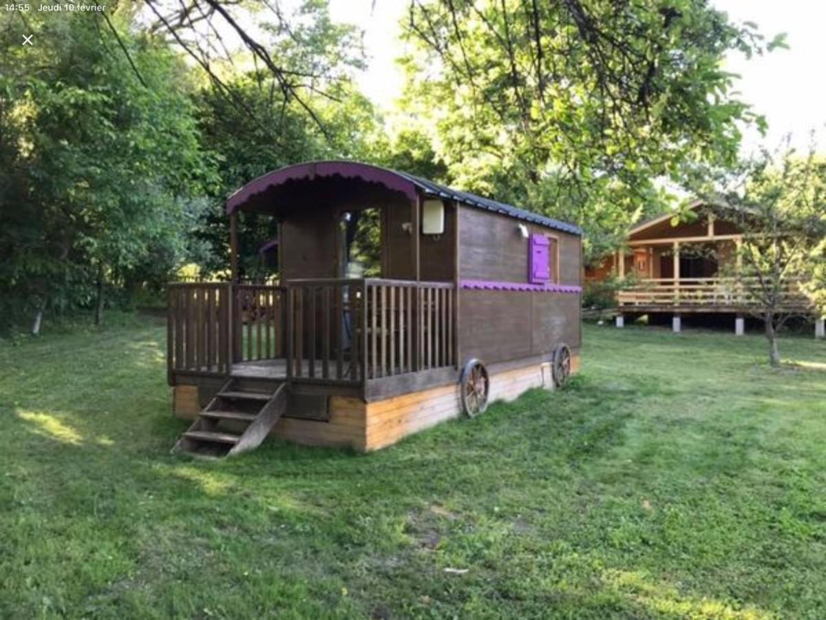 Camping, Hotel De Plein Air Les Cariamas Chateauroux-les-Alpes Exteriör bild