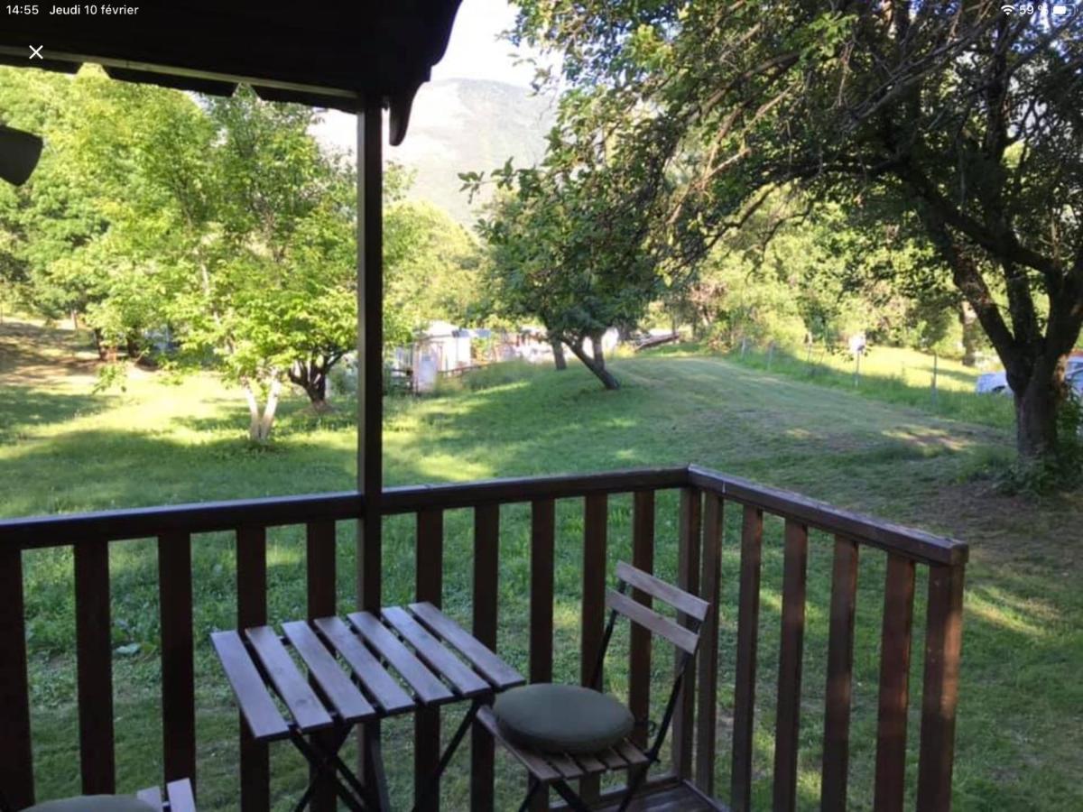 Camping, Hotel De Plein Air Les Cariamas Chateauroux-les-Alpes Exteriör bild