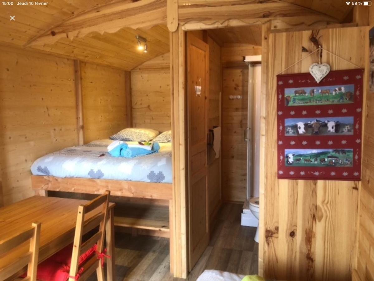 Camping, Hotel De Plein Air Les Cariamas Chateauroux-les-Alpes Exteriör bild