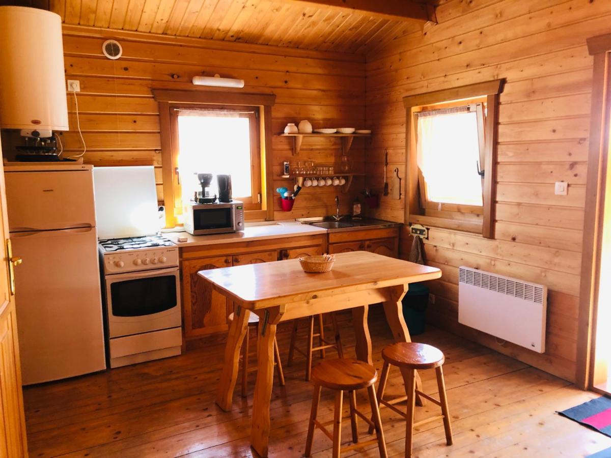 Camping, Hotel De Plein Air Les Cariamas Chateauroux-les-Alpes Exteriör bild