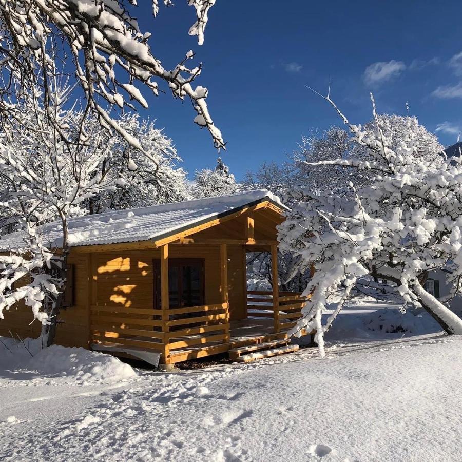 Camping, Hotel De Plein Air Les Cariamas Chateauroux-les-Alpes Exteriör bild