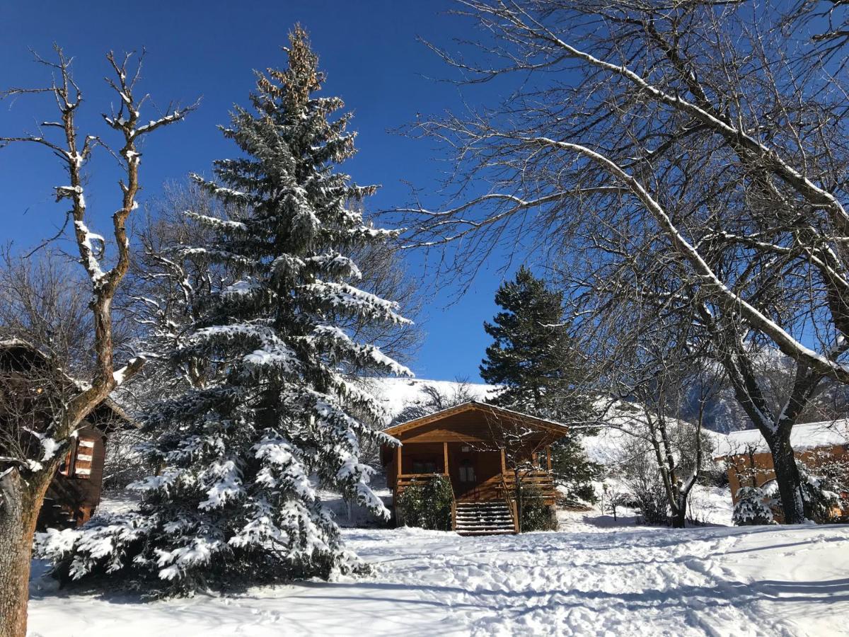 Camping, Hotel De Plein Air Les Cariamas Chateauroux-les-Alpes Exteriör bild