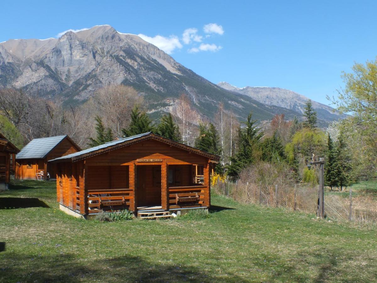 Camping, Hotel De Plein Air Les Cariamas Chateauroux-les-Alpes Exteriör bild
