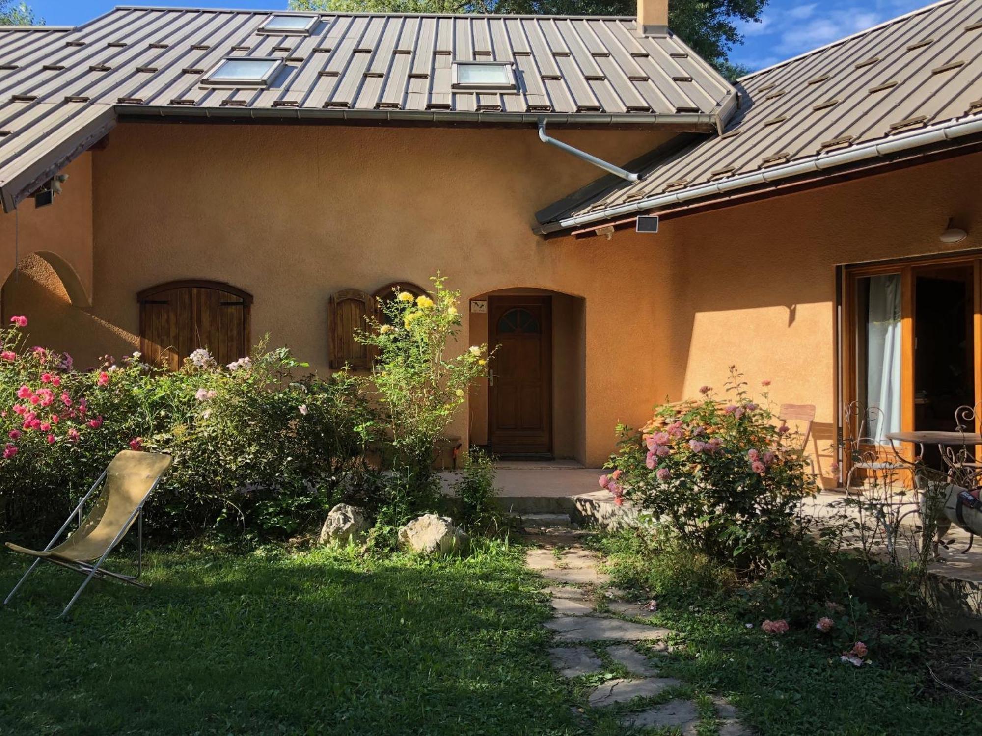 Camping, Hotel De Plein Air Les Cariamas Chateauroux-les-Alpes Exteriör bild