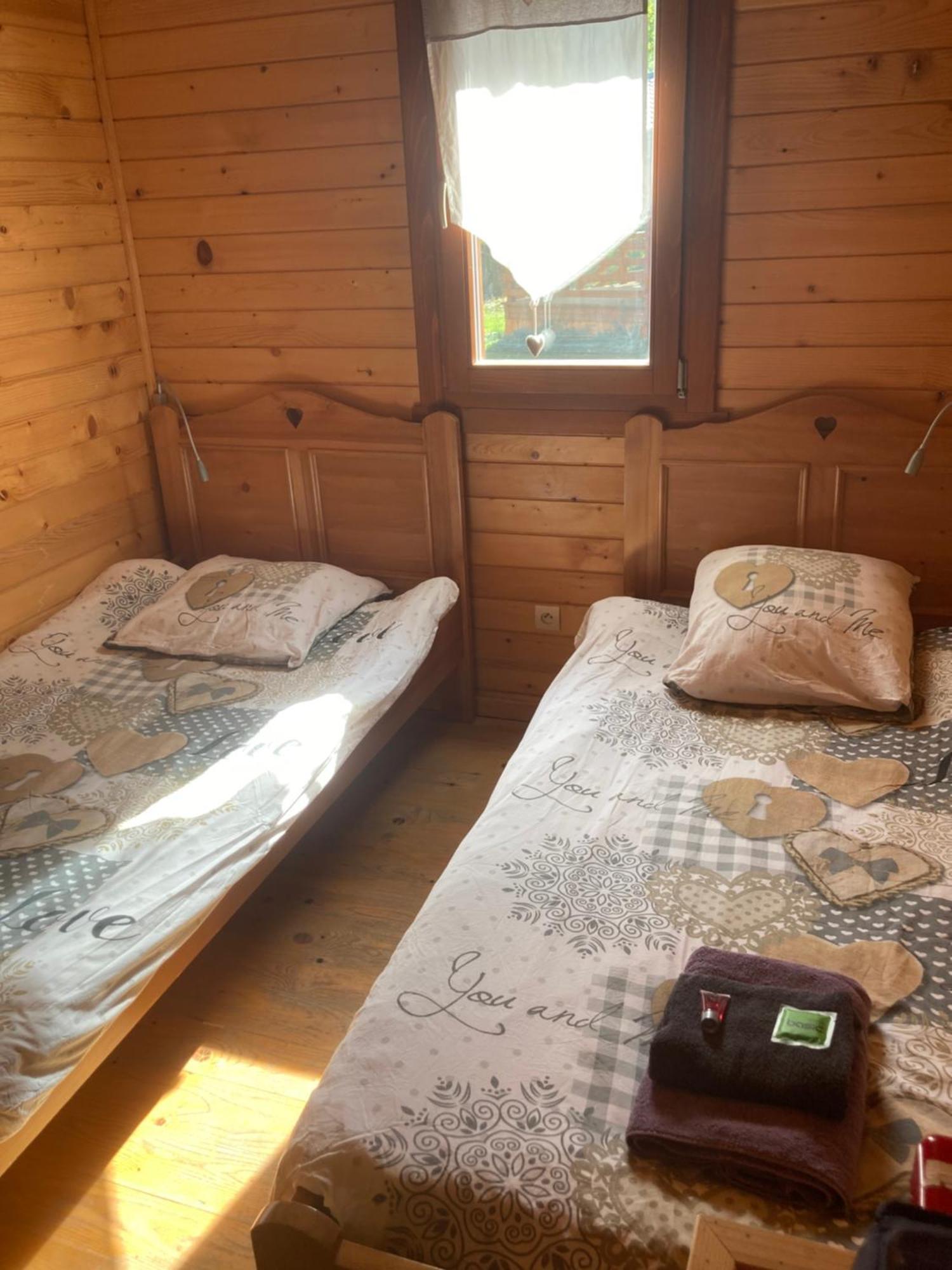 Camping, Hotel De Plein Air Les Cariamas Chateauroux-les-Alpes Exteriör bild