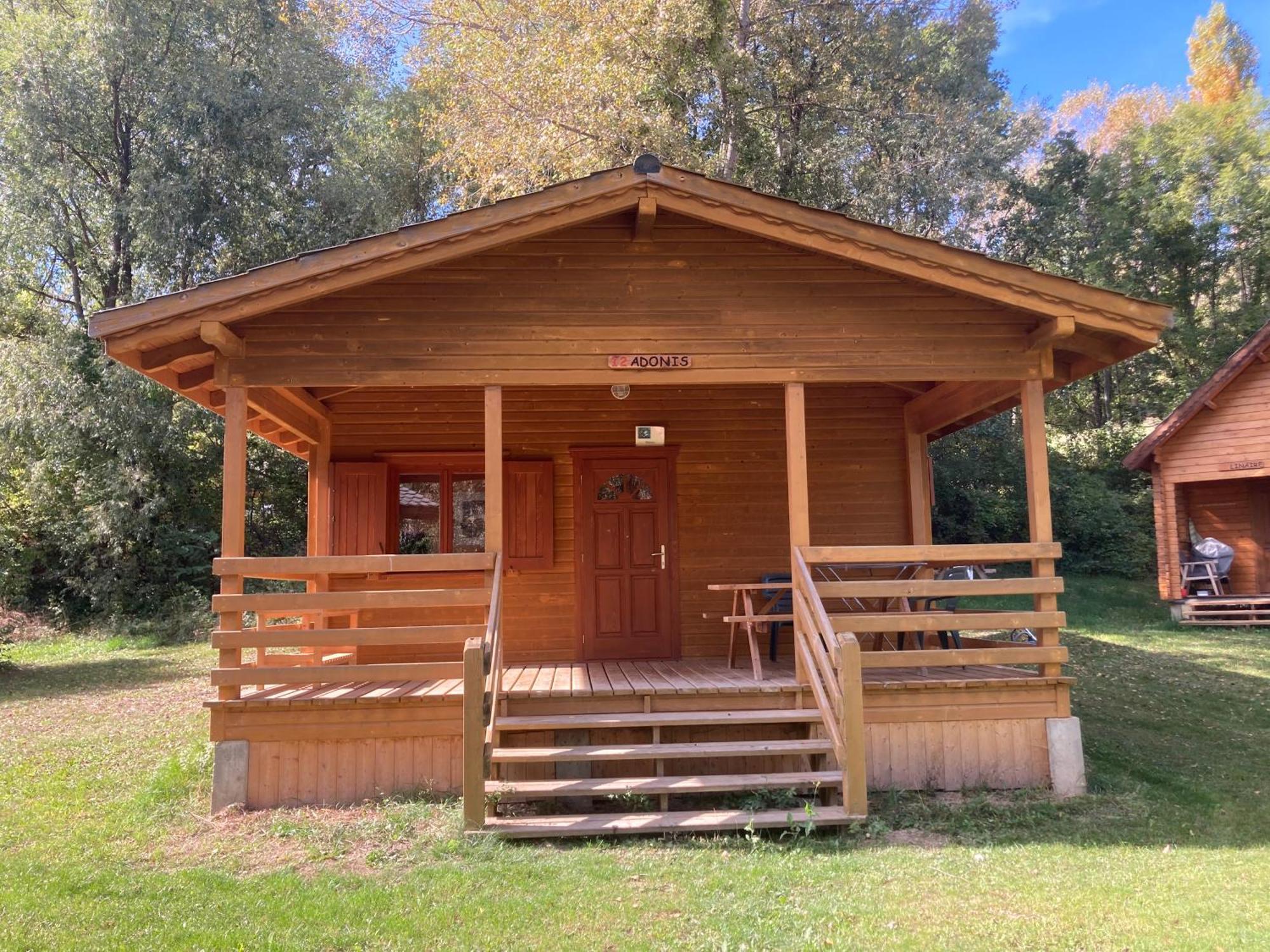 Camping, Hotel De Plein Air Les Cariamas Chateauroux-les-Alpes Exteriör bild