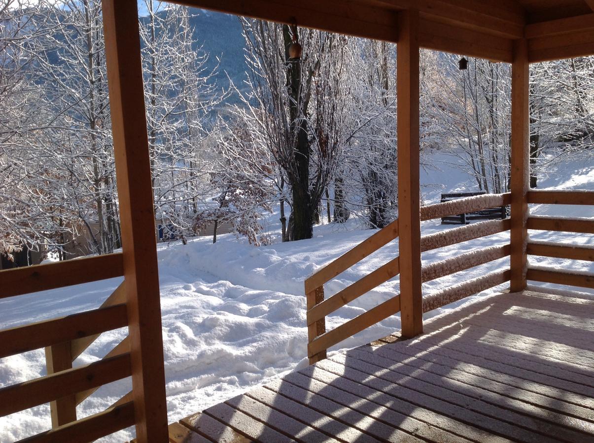 Camping, Hotel De Plein Air Les Cariamas Chateauroux-les-Alpes Exteriör bild