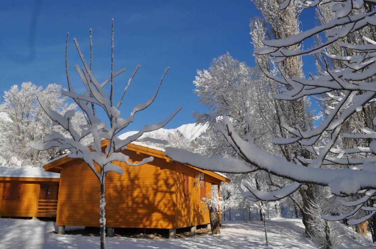 Camping, Hotel De Plein Air Les Cariamas Chateauroux-les-Alpes Exteriör bild